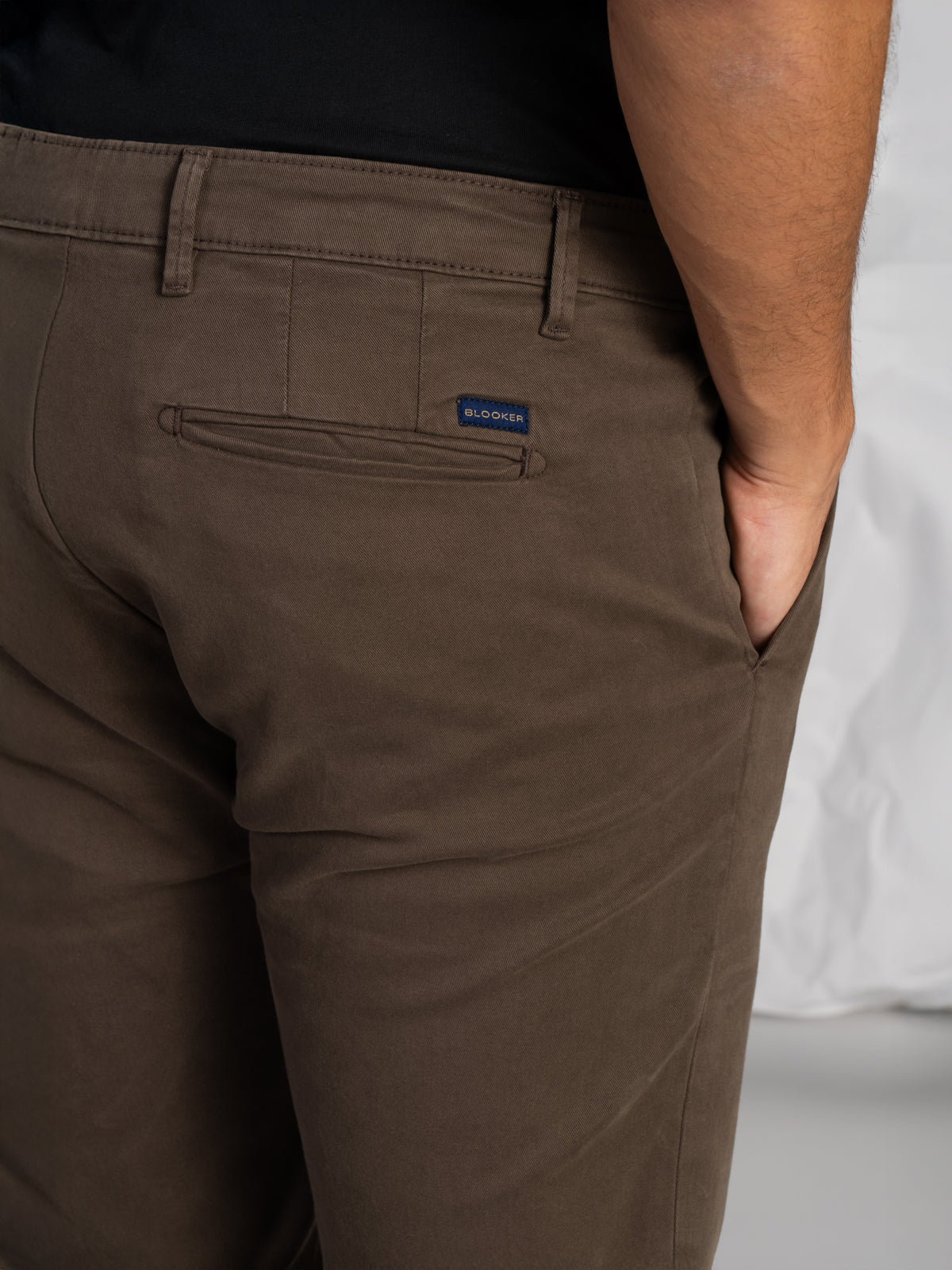Pantaloni gabardine tasca America stretch|Colore:Moro